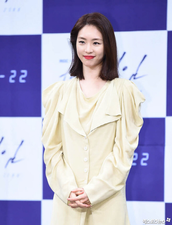lee-yeon-hee-to-get-married-to-non-celebrity-husband-on-june-2-2