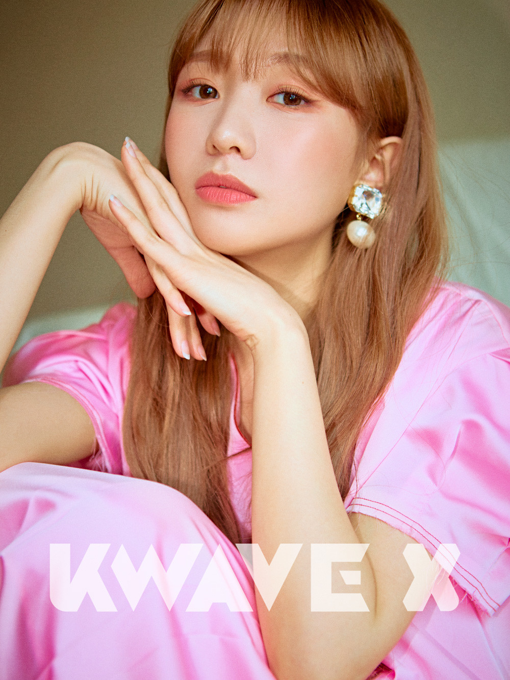 lovelyz-ryu-soo-jung-jeong-ye-in-stay-home-in-pictorial-with-kwave-x-4