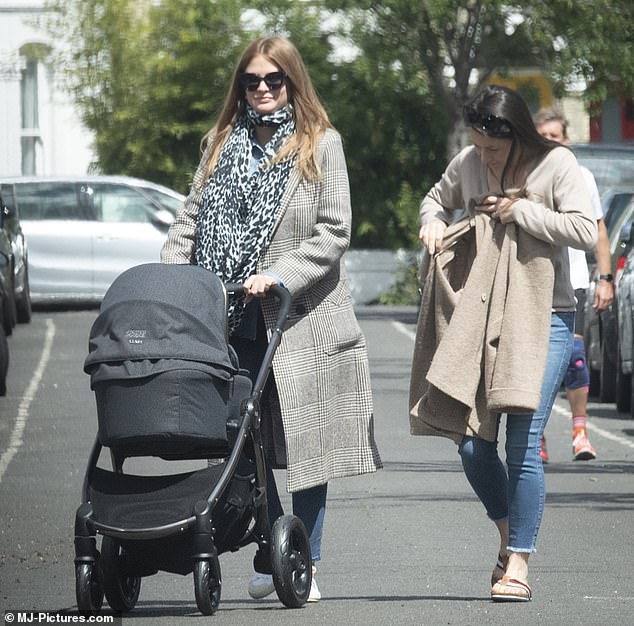 millie-mackintosh-looks-incredible-just-11-days-after-giving-birth-1