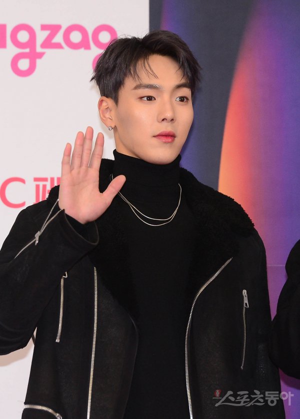 monsta-x-comeback-postponed-for-2-weeks-as-shownu-suffers-from-back-injury-4