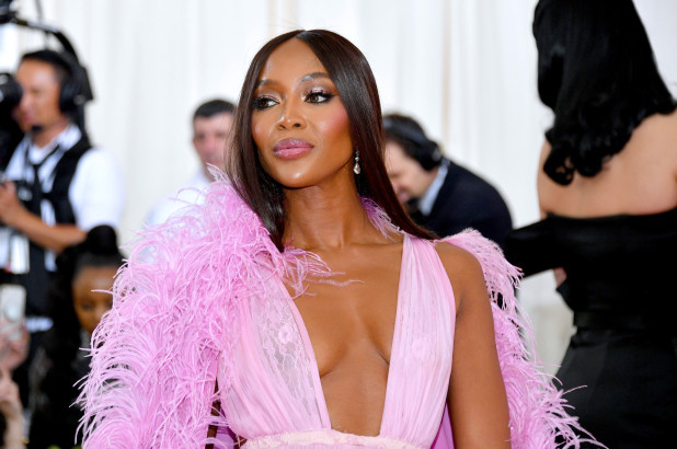 naomi-campbell-wears-lipstick-during-workouts-its-good-for-self-esteem-1