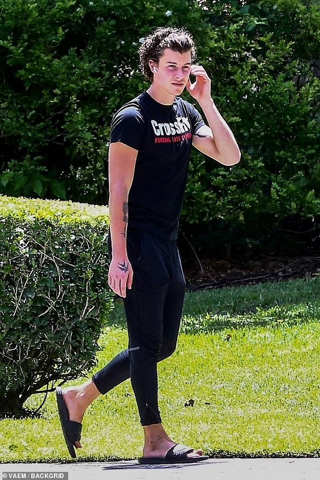 shawn-mendes-embarks-on-a-casual-walk-around-his-neighborhood-2