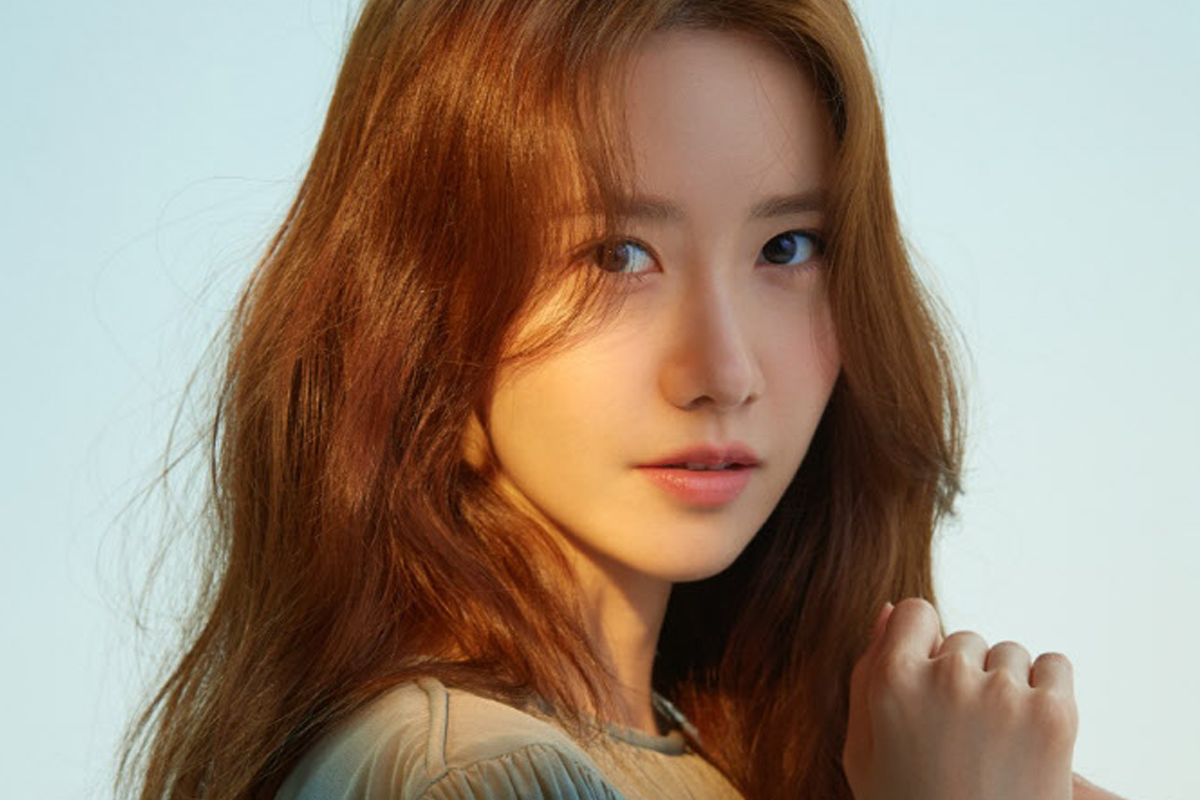SNSD Yoona becomes cover model of 'The Big Issue' magazine to donate for homeless people