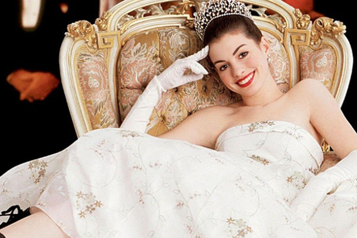 Anne Hathaway recalls accidental slip that became "charming moment" in The Princess Diaries