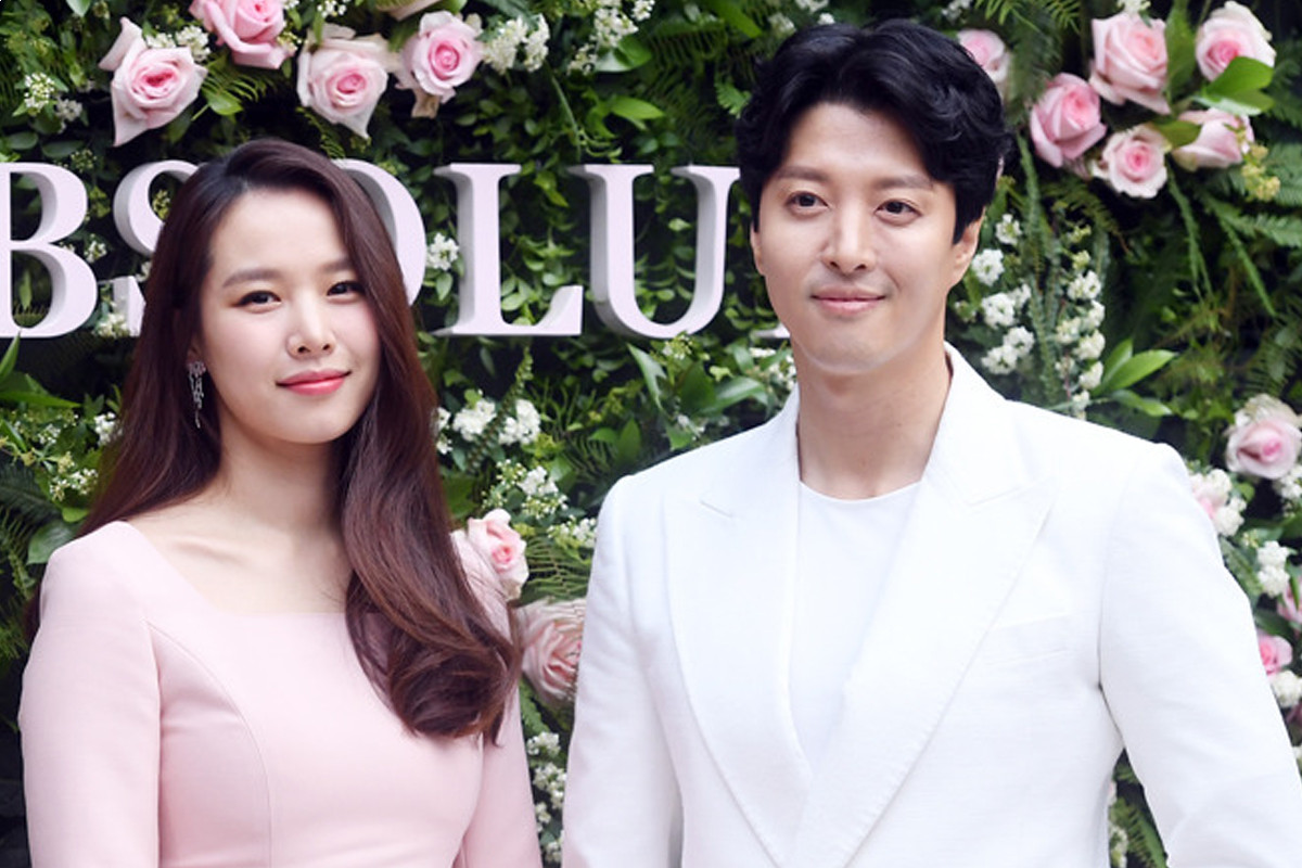 Jo Yoon Hee and Lee Dong Gun divorce after 3 years of marriage