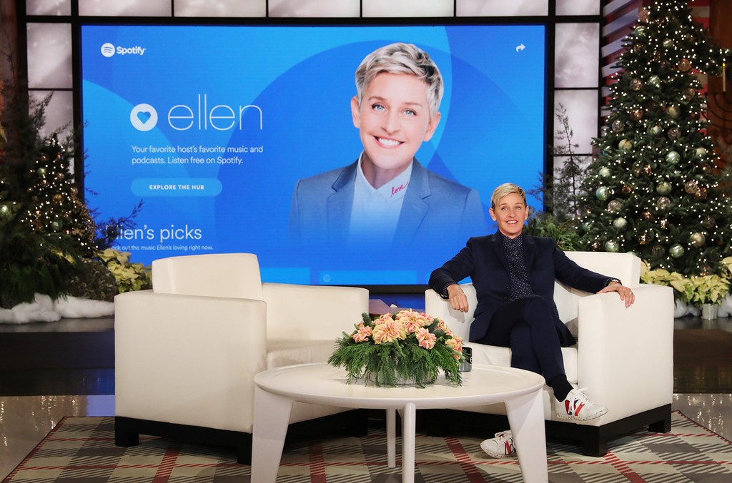 Ellen-DeGeneres-deletes-her-people-of-color-tweet-after-gaining-criticized-1