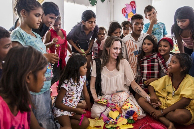 angelina-jolie-celebrated-her-45th-birthday-with-her-six-children-2