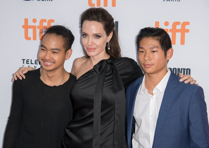 angelina-jolie-talked-about-the-decision-to-adopt-pax-thien-maddox-1