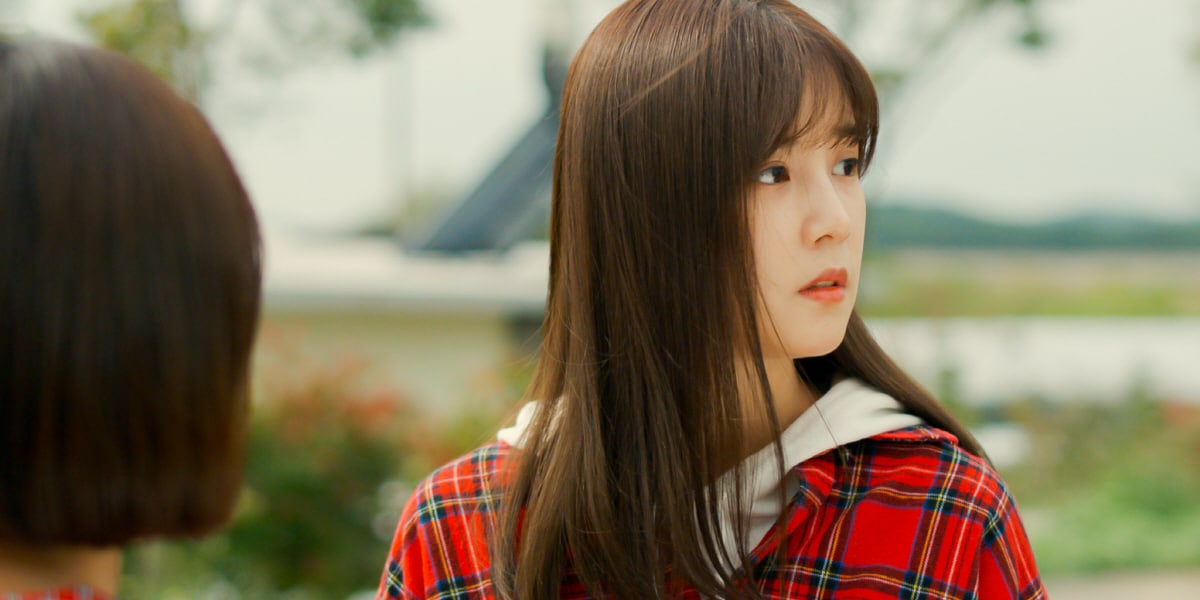 apink-chorong-upcoming-1st-film-reveals-intriguing-poster-1