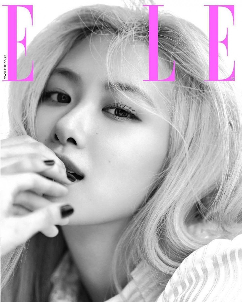 blackpink-rose-interests-fans-by-her-charm-as-the-model-on-the-july-cover-of-elle-3