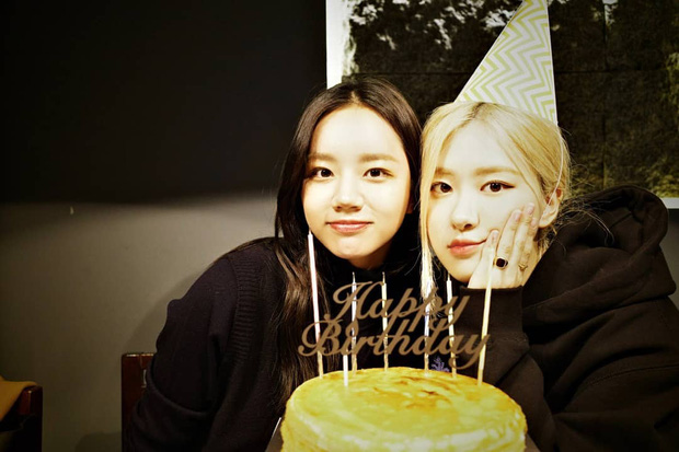 blackpink-s-rose-sends-birthday-gift-and-sweet-wishes-to-girls-day-s-hyeri-2