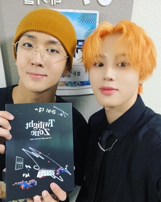 ha-sung-woon-joins-question-mark-with-ravi-certifies-special-friendship-1
