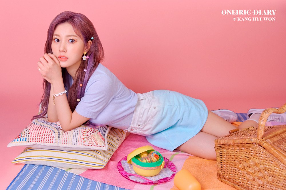 izone-release-lovely-first-set-of-oneiric-diary-concept-photos-5