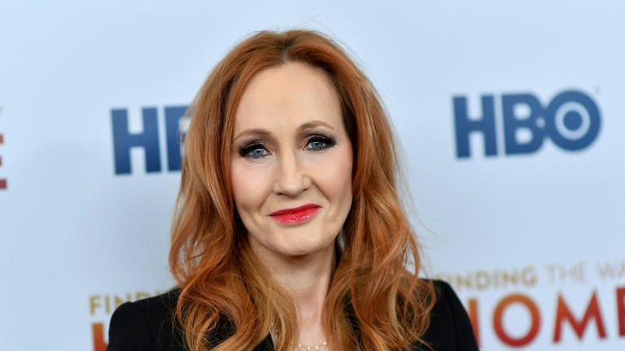 j-k-rowling-shares-her-past-abusive-history-and-is-a-victim-of-domestic-violence-1