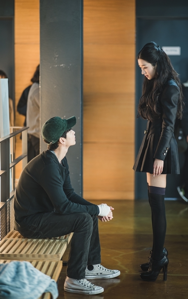kim-soo-hyun-and-seo-ye-ji-shares-emotions-when-working-together-3