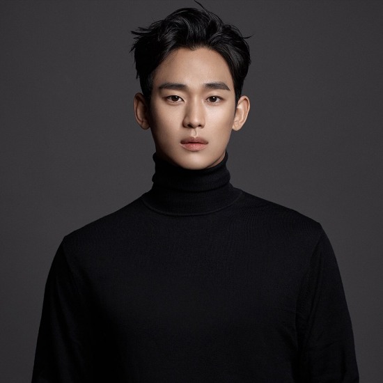 kim-soo-hyun-shares-first-profile-photos-after-signing-with-gold-medalist-2