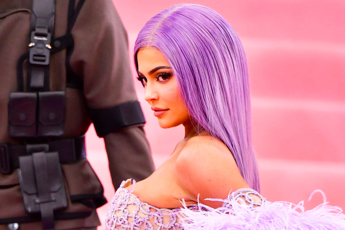 Kylie Jenner looked stunning  in sheer bra as she reveals gorgeous hair transformation