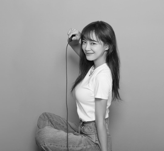 sejeong-posts-black-and-white-photos-to-show-her-youthful-beauty-2