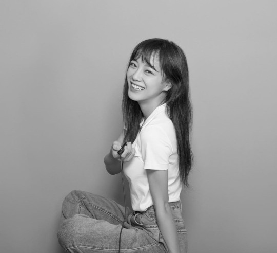 sejeong-posts-black-and-white-photos-to-show-her-youthful-beauty-3