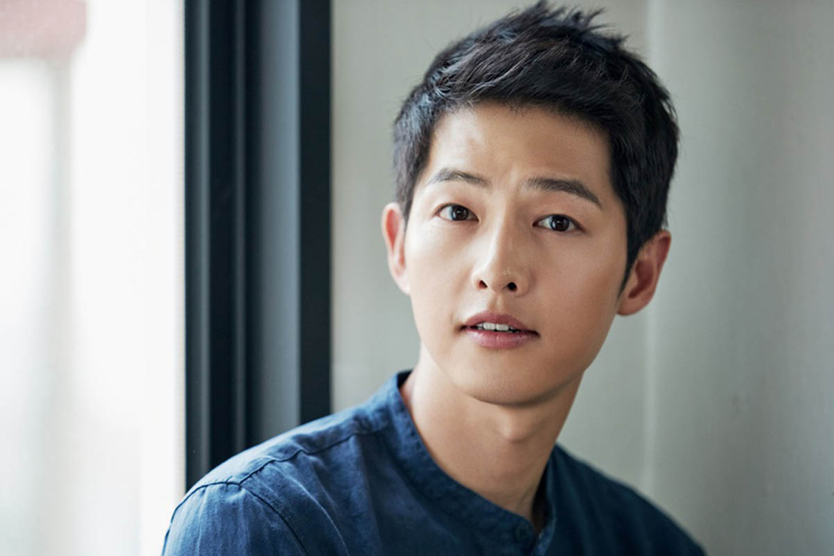 Song Joong Ki enjoys his daily life after busy schedules