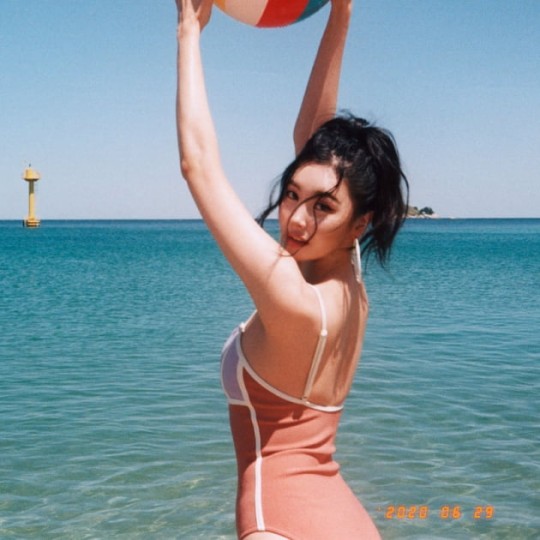 sunmi-captures-fans-hearts-by-healthy-beauty-in-pporappippam-2nd-teaser-image-1