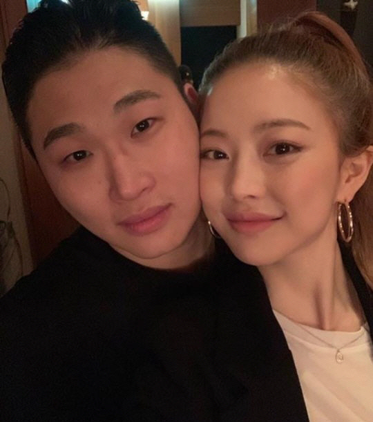 swings-and-lim-bora-delete-all-pictures-as-relationship-becomes-uncertain-2