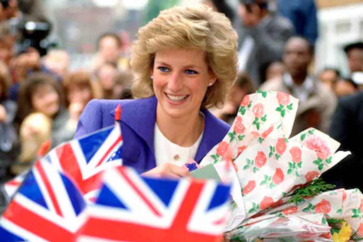 4 hidden stories about Princess Diana's worth making a movie