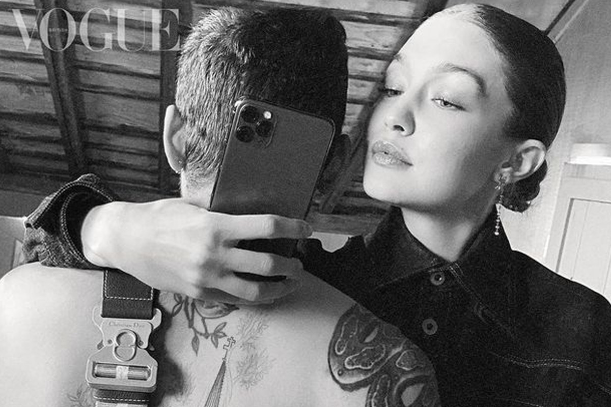 Gigi Hadid happily embraces shirtless Zayn Malik in mirror selfie