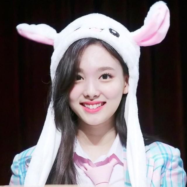 twice-nayeon-posts-with-cute-rabbits-6