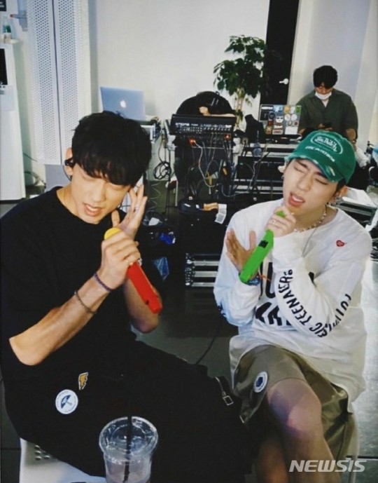 zico-and-bi-gets-fans-excited-by-bico-collaboration-in-summer-hate-1