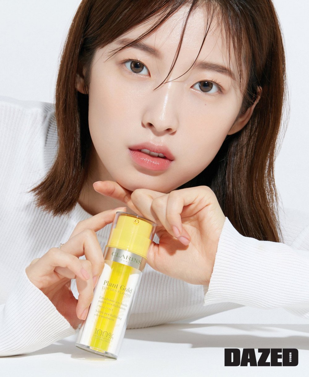 oh-my-girl-arin-beautiful-skin-pictorial-clarins-skincare-dazed-1
