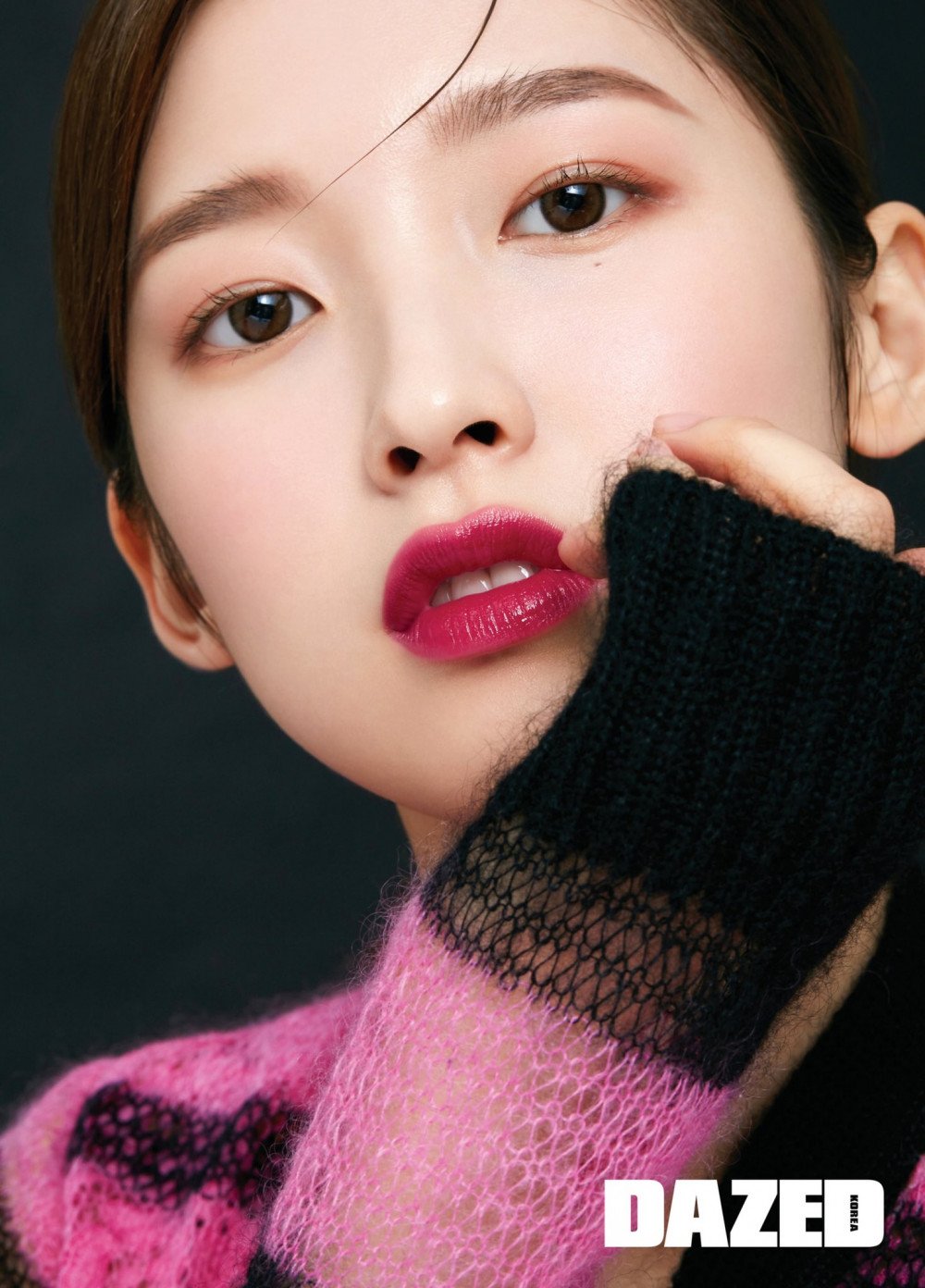 oh-my-girl-arin-beautiful-skin-pictorial-clarins-skincare-dazed-5