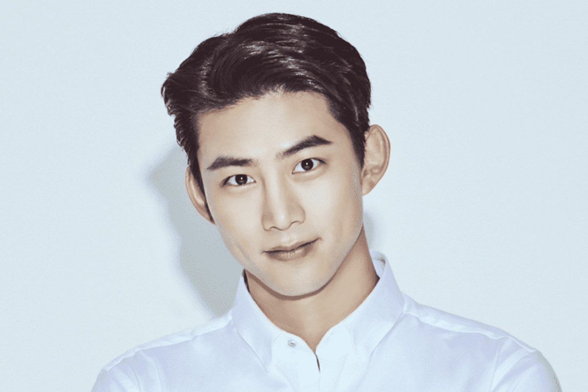 2PM Taecyeon expresses feelings about dating news