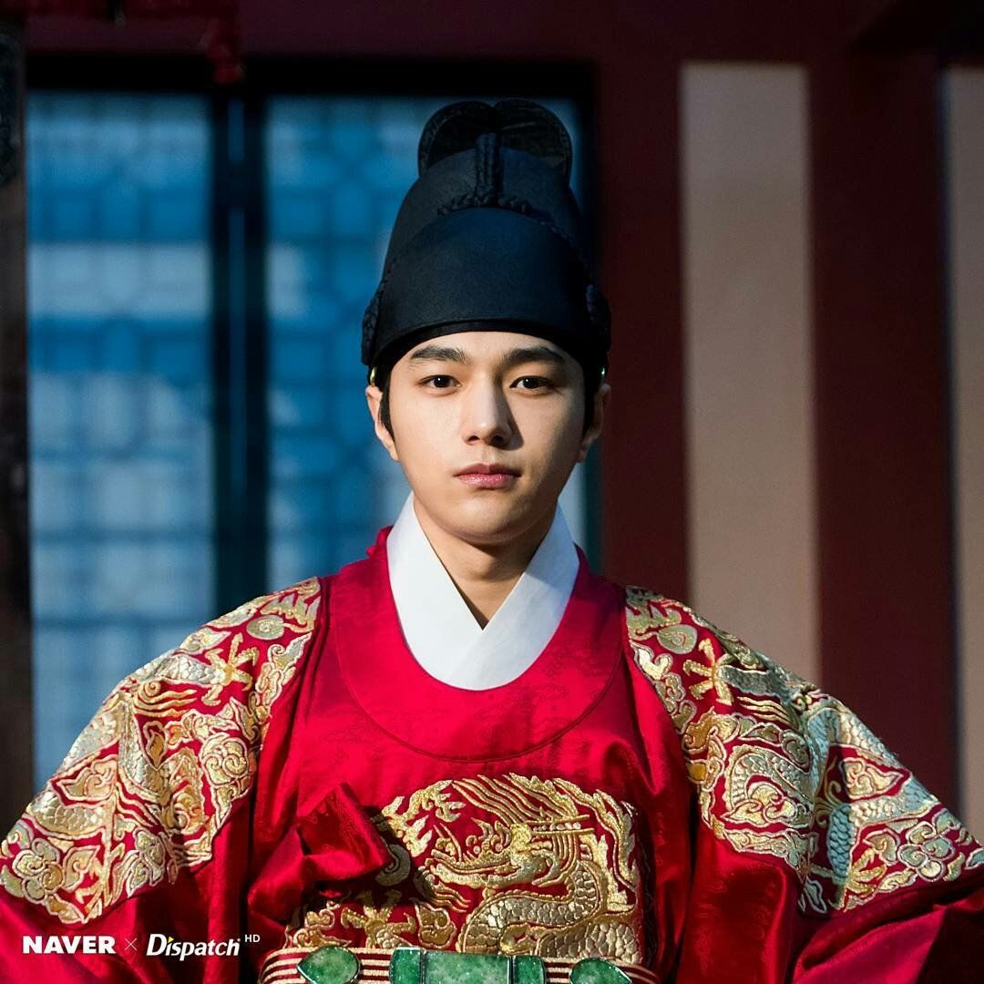 9-male-idols-with-charming-visuals-and-heartfelt-acting-in-historical-dramas-1