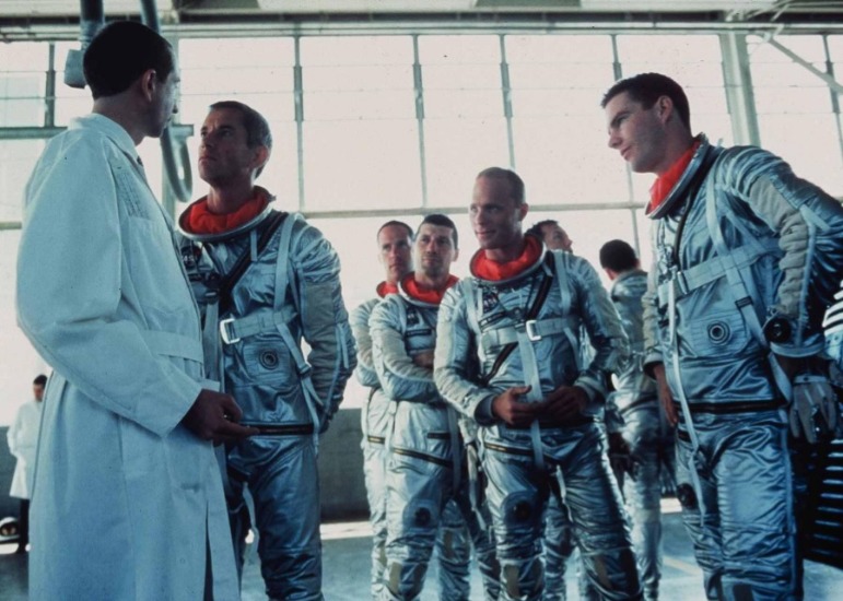 9-must-watch-movies-about-space-travel-and-the-universe-4
