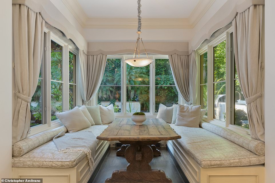 Britney-Spears-discounted-Beverly-Hills-million-mansion-5