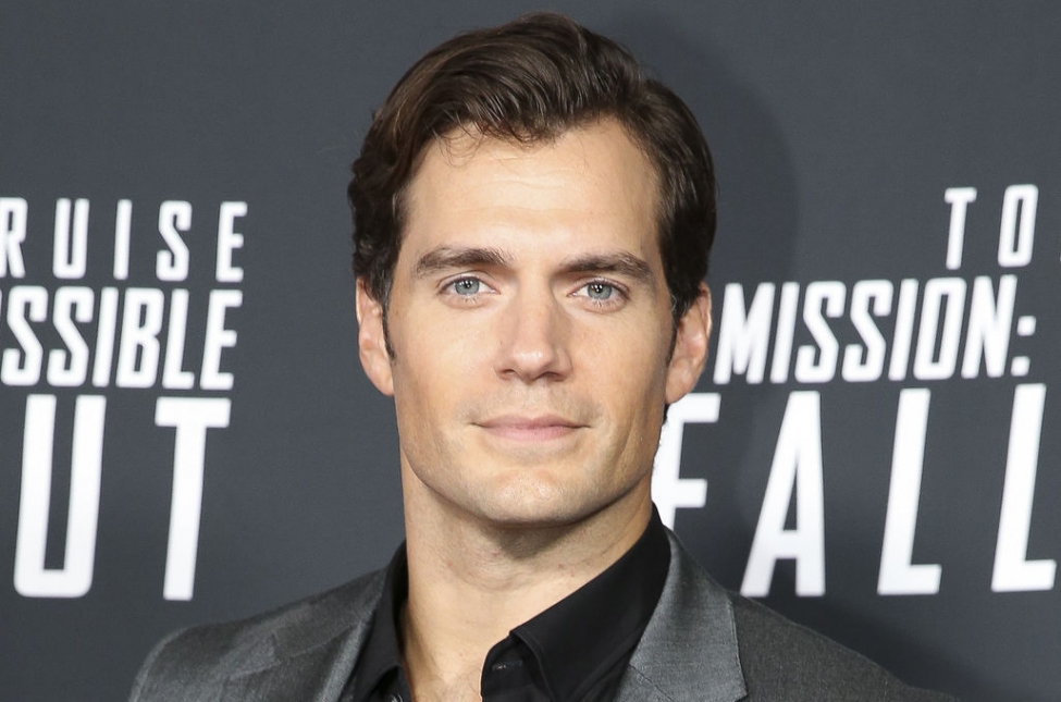 Henry-Cavill-builds-PC-by-himself-in-his-Instagram-soothing-video-1