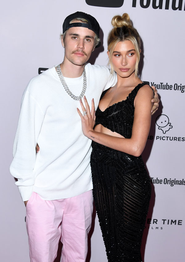 Justin-Bieber-sings-for-Hailey-Baldwin-and-shares-adorable-masked-kiss-1