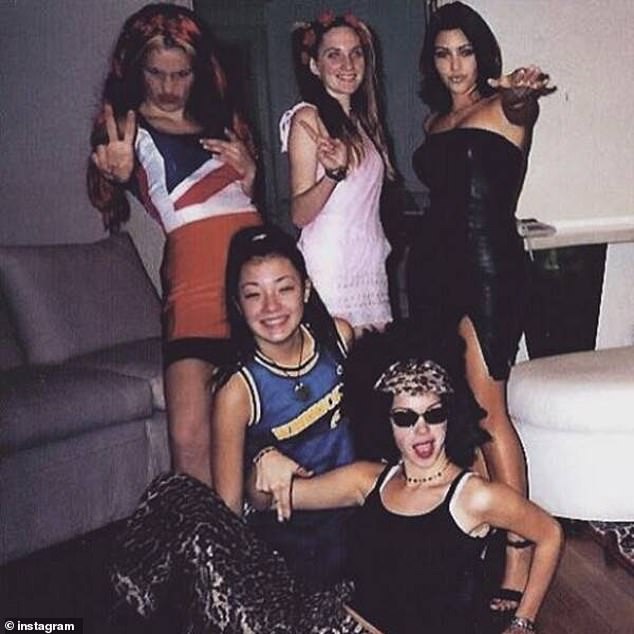 Kim-Kardashian-takes-Spice-Girls-group-pose-with-her-sisters-4