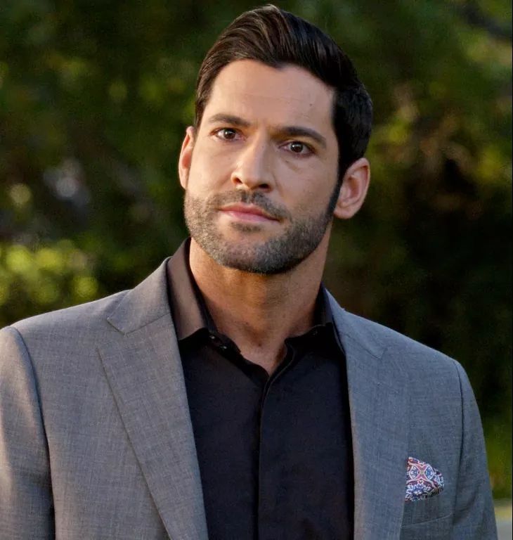 Lucifer-star-Tom-Ellis-takes-step-by-step-recovering-from-surgery-1