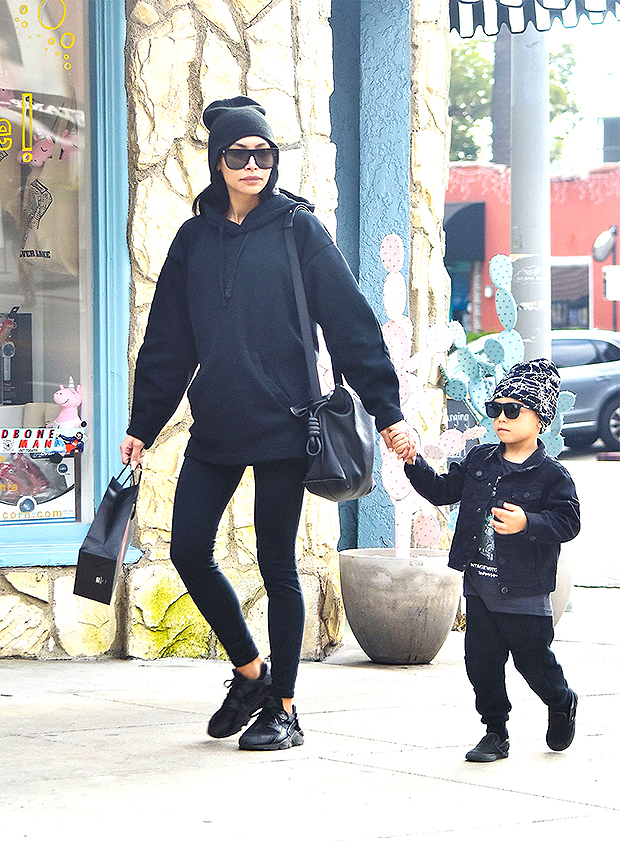 Naya-Rivera-was-seen-walking-withSon-before-she-went-missing-2
