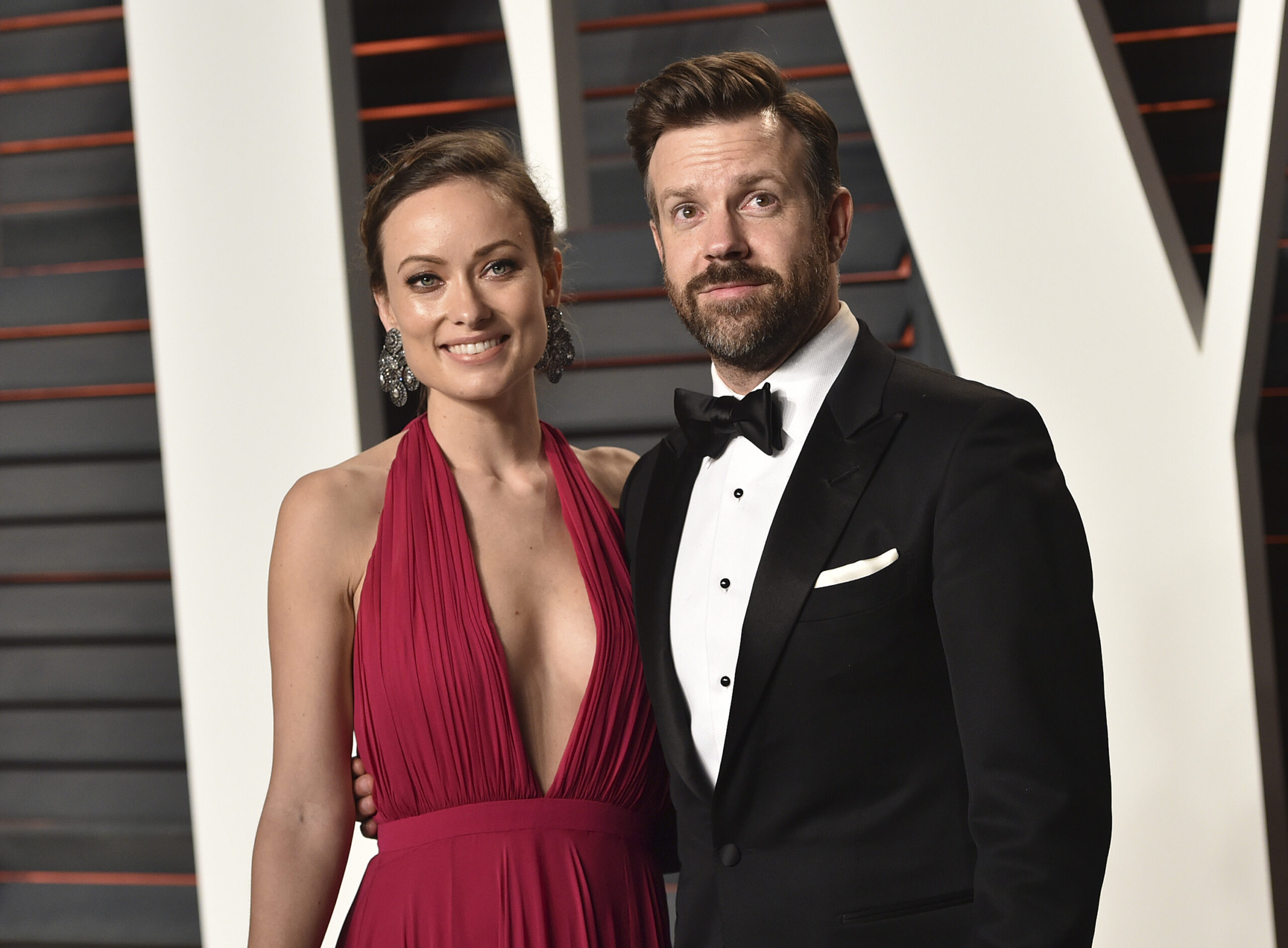 Olivia-Wilde-is-fit-and-fabulous-while-heading-out-with-Jason-Sudeikis-5