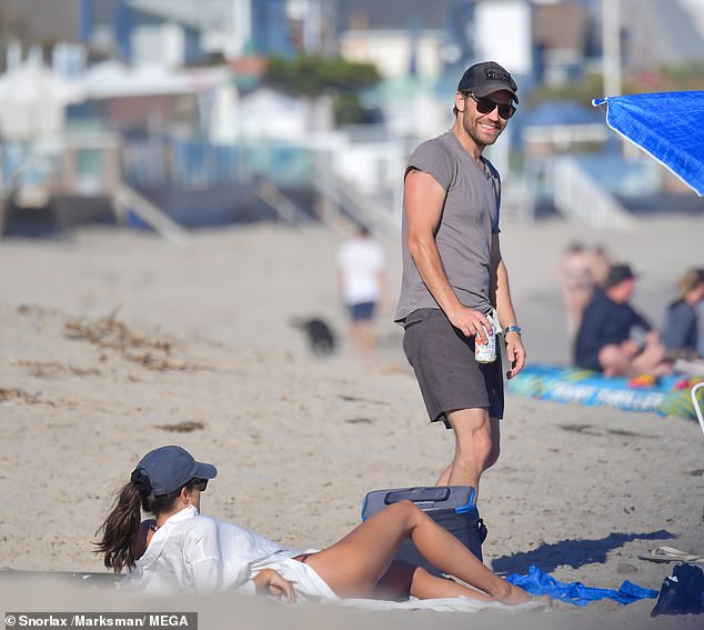 Paul-Wesley-spending-time-on-Malibu-beach-with-wife-2