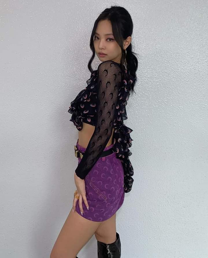 blackpink-jennie-shows-off-her-good-and-bad-girl-beauty-9