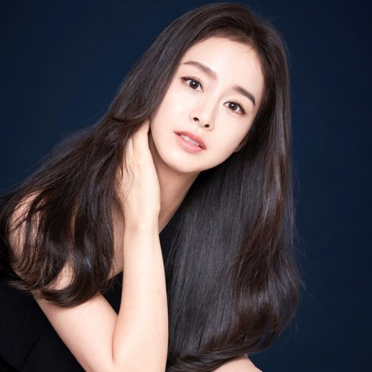 goddess-kim-tae-hee-reappears-in-new-set-of-brilliant-photos-2
