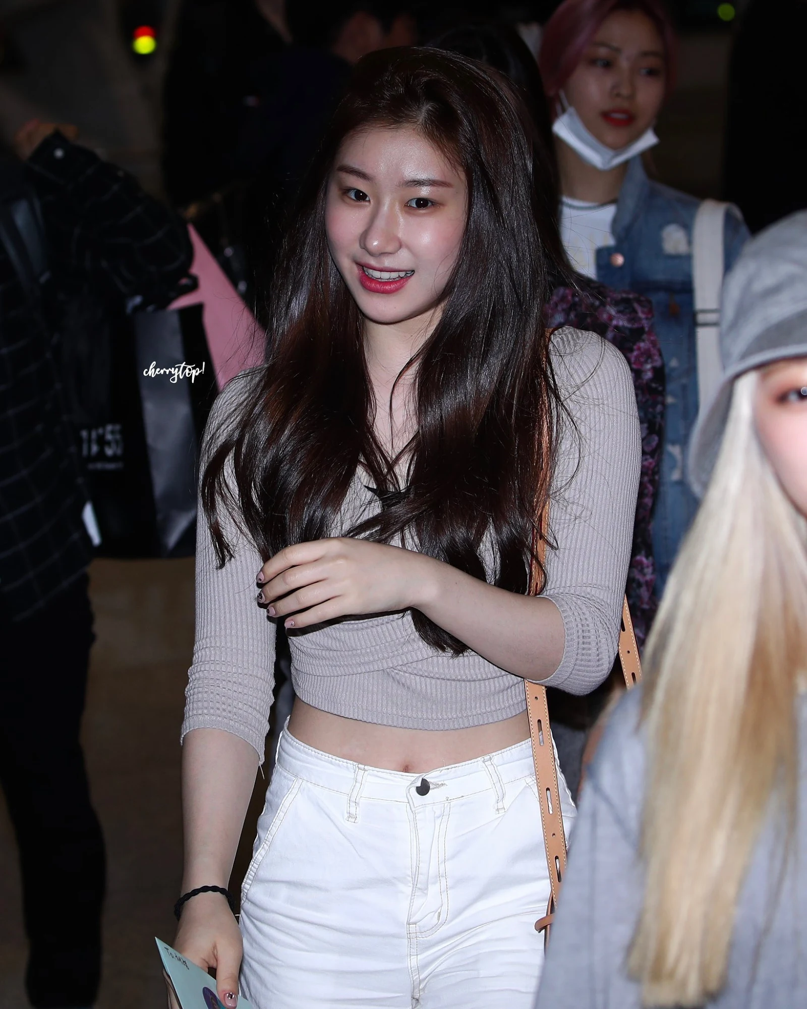 10-fashion-tips-itzy-chaeryeong-airport-style-b