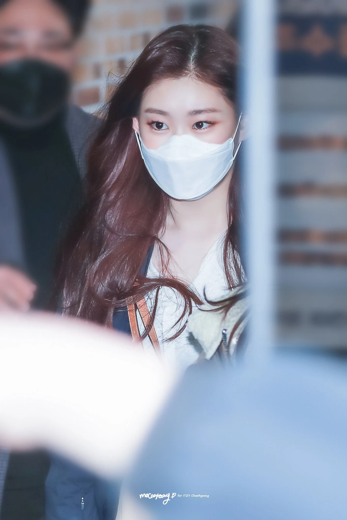 10-fashion-tips-itzy-chaeryeong-airport-style-e