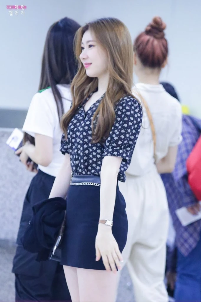 10-fashion-tips-itzy-chaeryeong-airport-style-m