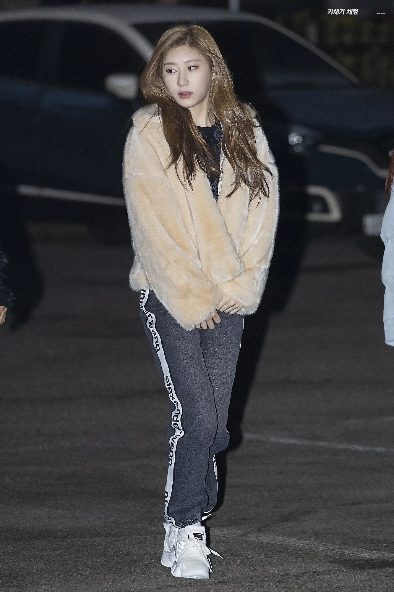 10-fashion-tips-itzy-chaeryeong-airport-style-7