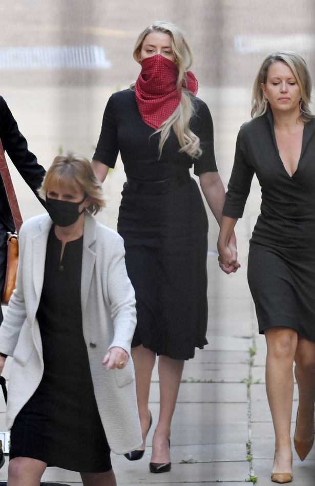 johnny-depp-and-amber-heard-arrived-at-the-high-court-for-the-start-of-his-libel-trial-4